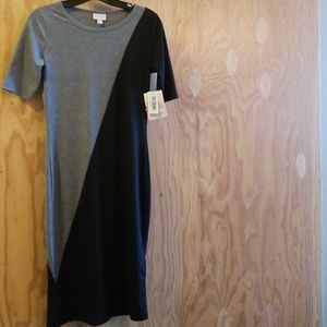 Julia black and gray